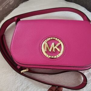 Michael Kors crossbody pink purse adjustable strap